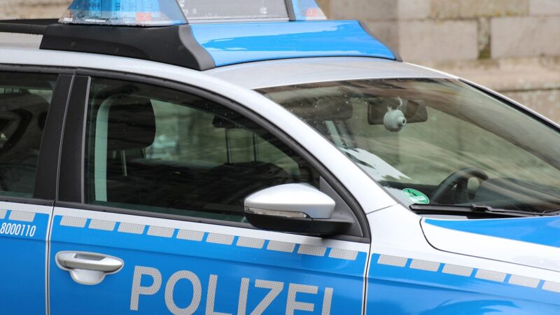 In der S-Bahn Richtung Lorsbach: Mann entblößt sich vor Frau