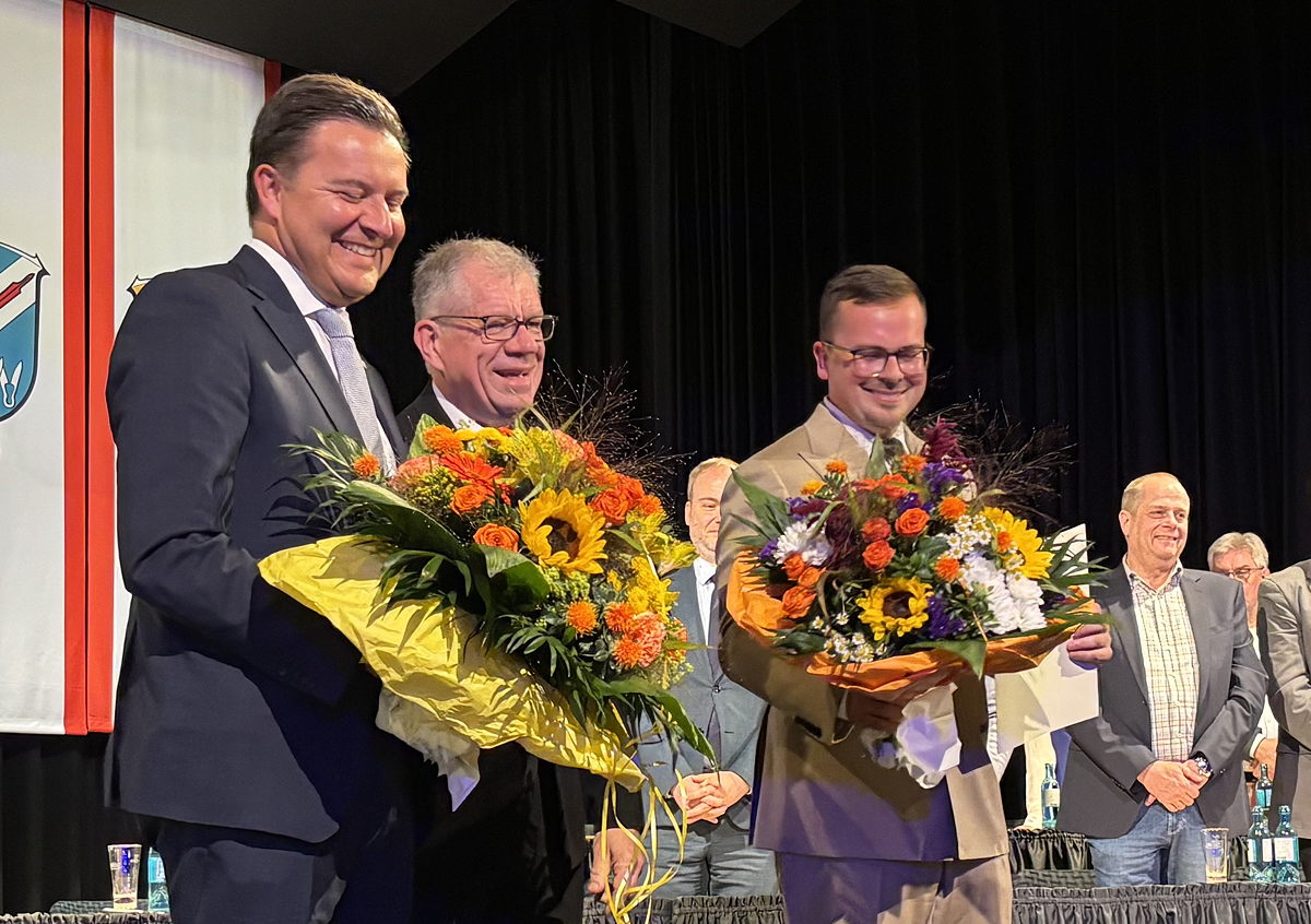 Wilhelm Schultze als neuer Bürgermeister von Hofheim vereidigt