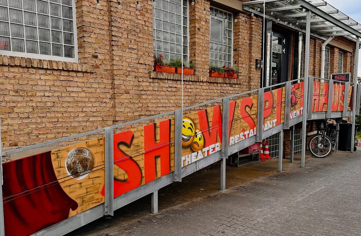 Es kann wieder gelacht werden: Showspielhaus  ist zurück!