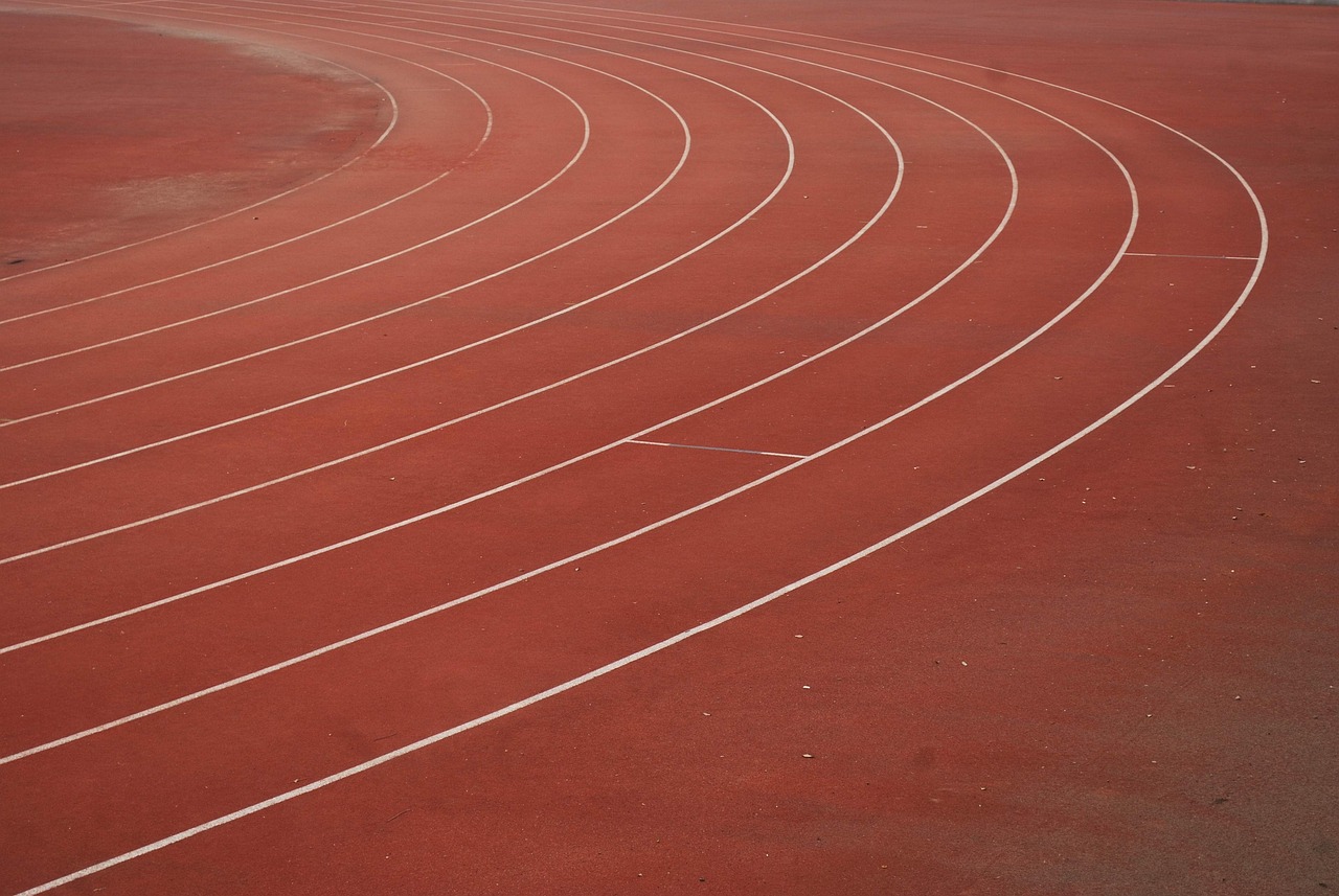 400 Meter, so oft wie möglich: Basketballer laufen für guten Zweck