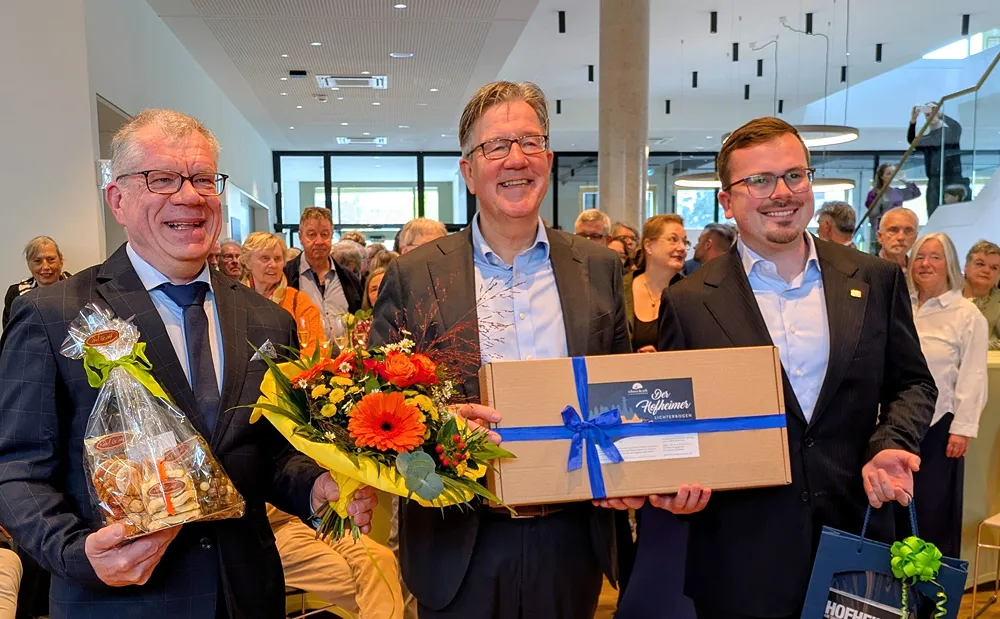 Empfang in Stadtbücherei: Bernhard Köppler als Stadtrat verabschiedet