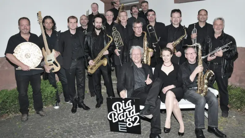 Musikalischen Auftakt in die Adventszeit mit der Big Band ’82