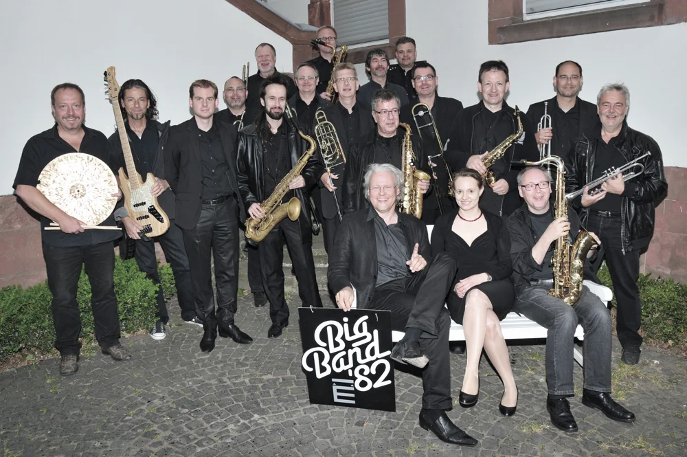 Musikalischen Auftakt in die Adventszeit mit der Big Band ’82