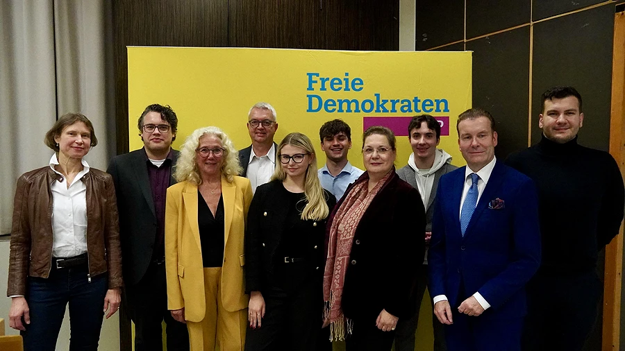 FDP stellt Kandidaten für Kreistag vor: Hofheimerin auf Platz 5