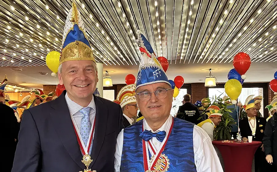 Mit Helau und Donald Trump: Landrat empfing Fastnachtsvereine