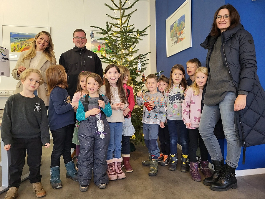 O du fröhliche: Kita-Kinder schmücken Baum im Bürgerbüro 2 Bürgerbüro
