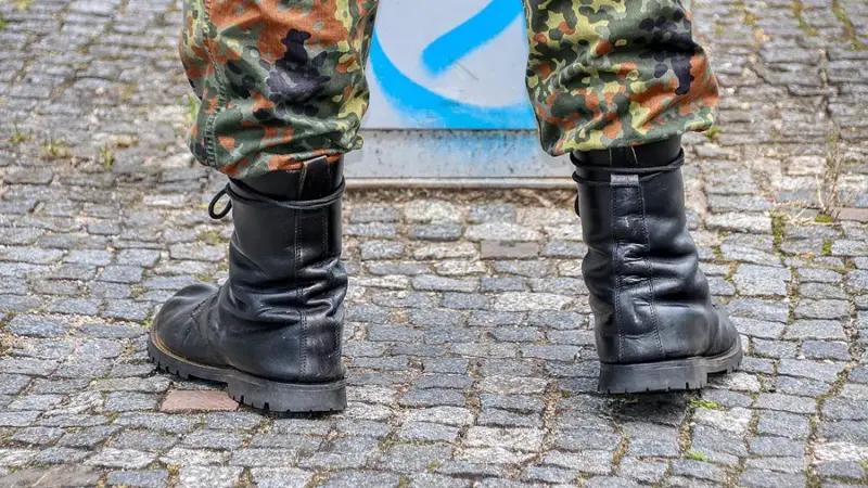 In Hofheim: Linksjugend demonstriert mit Schülern gegen Wehrpflicht (Update)