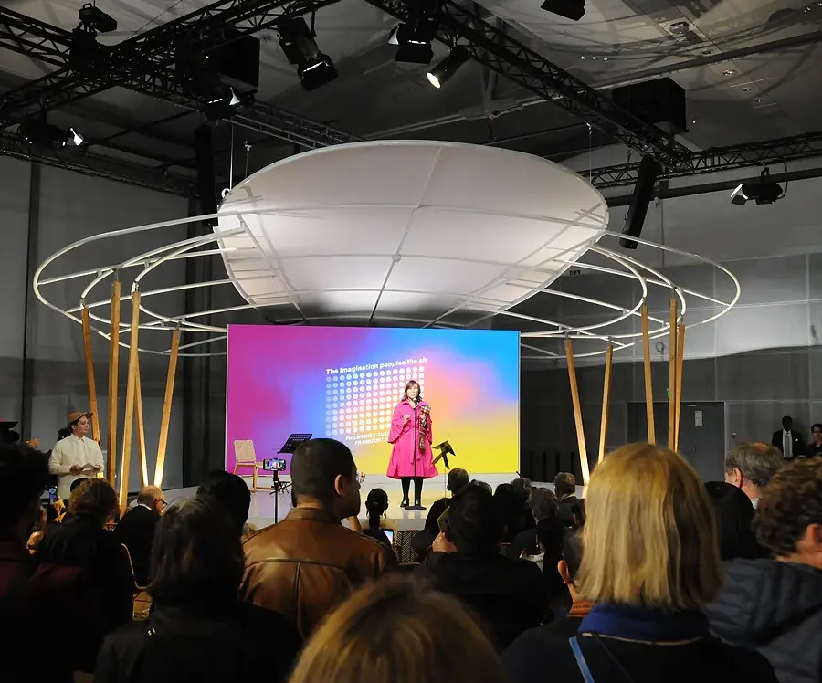 Von der Umbrella Road bis zur Buchmesse – Diedenbergen ist überall 2 Buchmesse Philippinen 2 e1768492869857