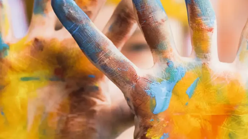 „bunt statt blau“ 2026: Aufklärungskampagne in Hofheim gestartet 