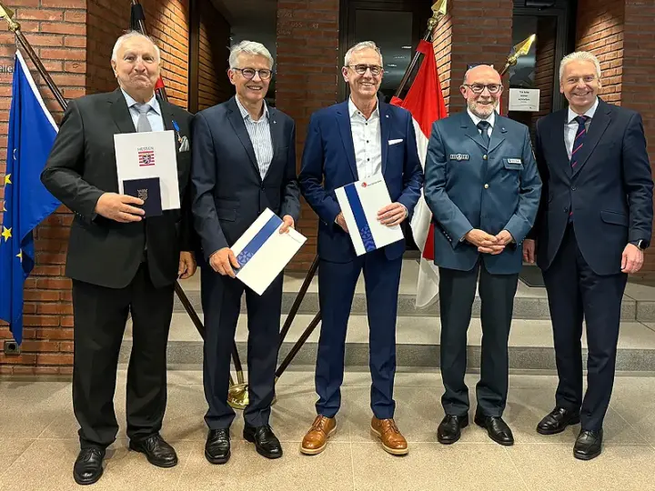 Landrat ehrt Bernd Stippler für langjähriges Engagement beim THW