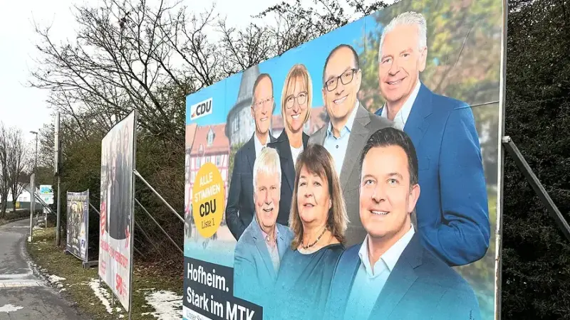 Landrat prüft Vorgehen von Vogt – und posiert mit ihm auf Wahlplakaten