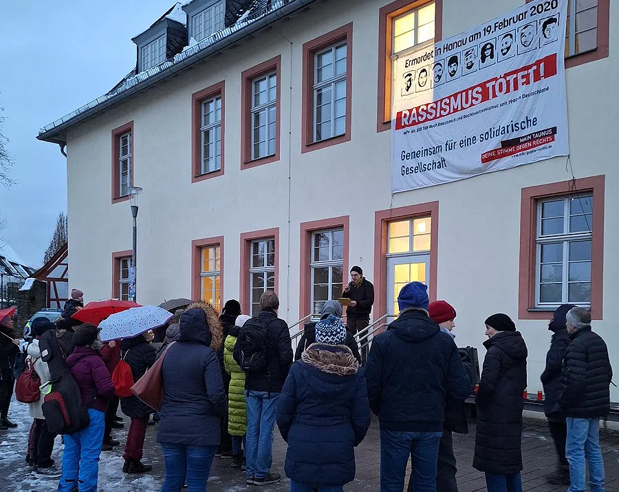 6 Jahre nach Anschlag von Hanau: Mahnwache auf dem Kellereiplatz