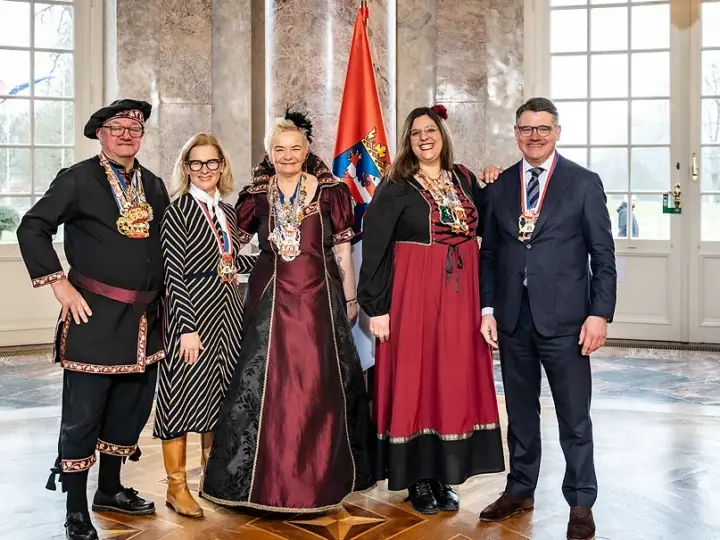 Ministerpräsident empfängt Ambett XXXIII. Tamara und ihre Begleitung