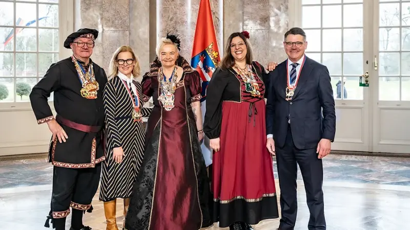 Ministerpräsident empfängt Ambett XXXIII. Tamara und ihre Begleitung