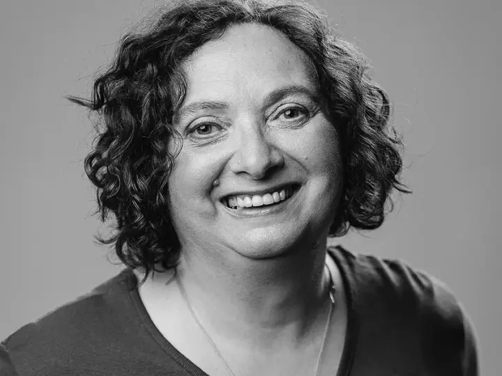 „Mörderisch verstrickt“: Bestsellerautorin zu Gast in Hofheim