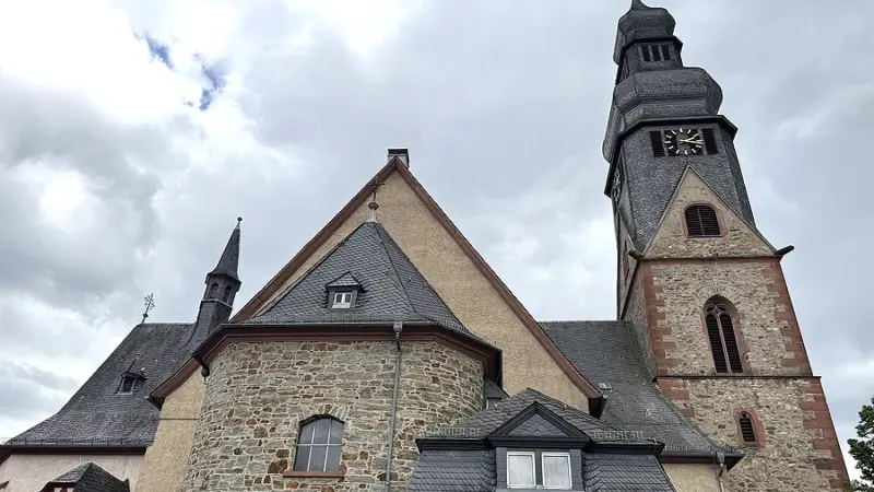 Am Sonntag: 5 Kameras übertragen Gottesdienst in St. Peter und Paul