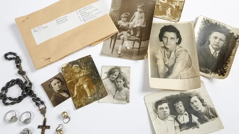 Vom KZ zum Familienbesitz: Ausstellung #StolenMemory auf Kellereiplatz