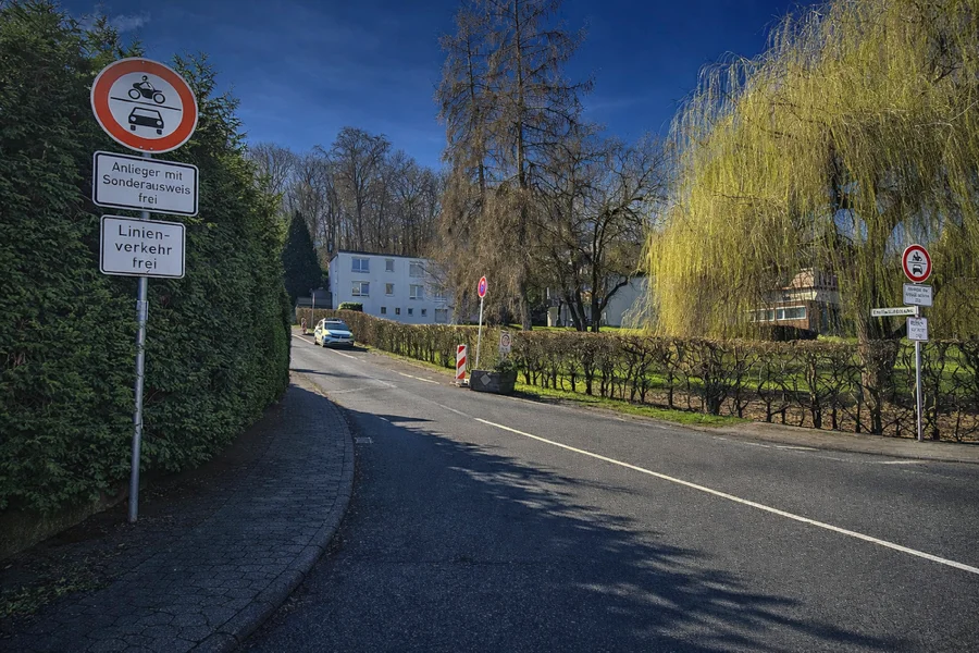 Stadtverwaltung kündigt an: In der Floßwaldstraße wird mehr kontrolliert