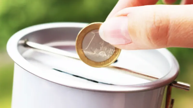 Jugendliche sammeln für die Arbeit der Jugendverbände