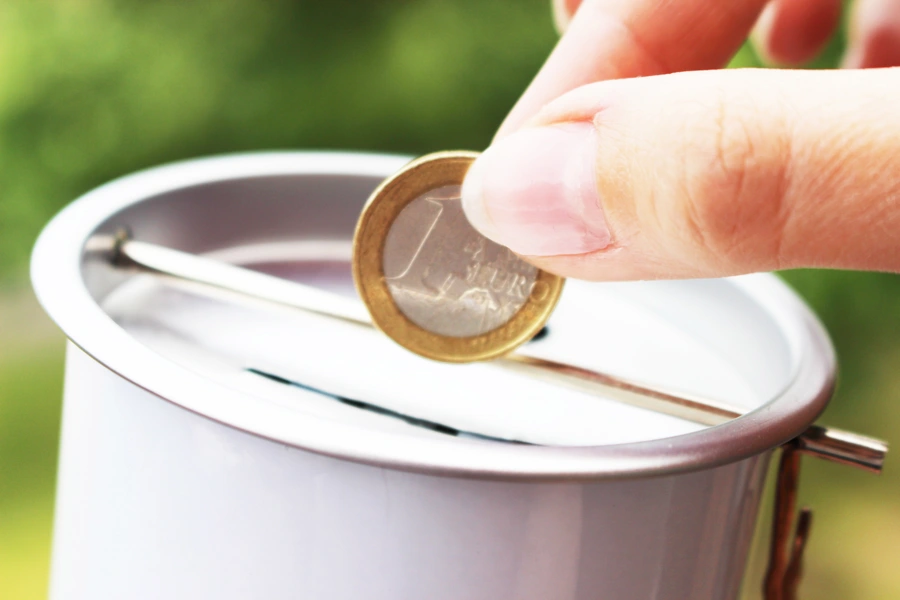 Jugendliche sammeln für die Arbeit der Jugendverbände