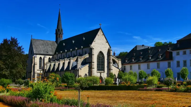Senioren entdecken den Westerwald und schippern über die Donau