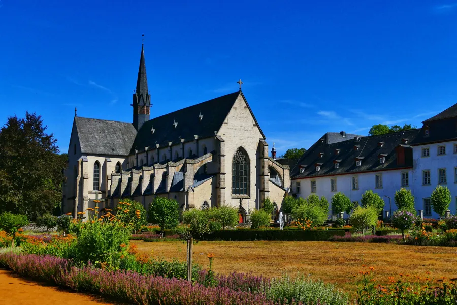 Senioren entdecken den Westerwald und schippern über die Donau