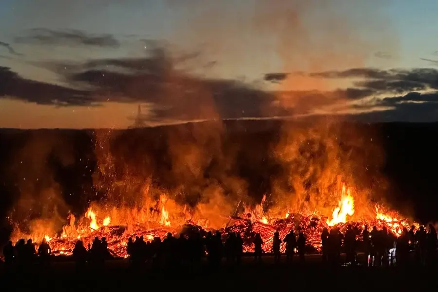 Osterfeuer in Wildsachsen: Hof Küther lädt am Ostersonntag ein