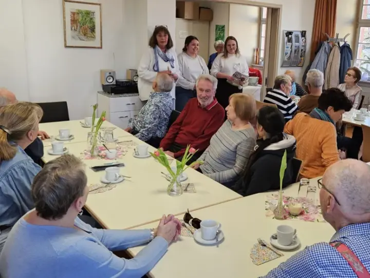 Seniorenberatung der Stadt zu Gast im beliebten Dienstagscafé