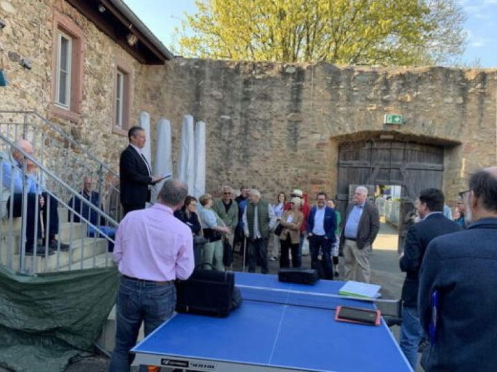 Viele Visionen, wenig Geld: Hofheim verabschiedet sich von Prestige-Ideen