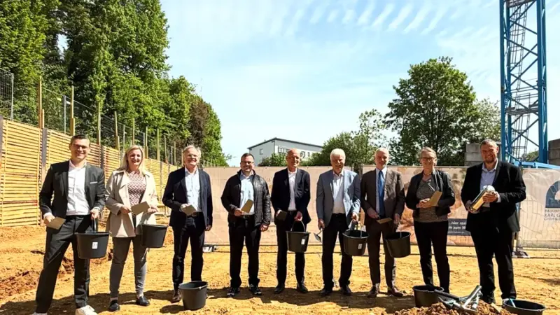 64 neue Wohnungen in Hofheim – Grundstein für „QuartierHochVier“ gelegt