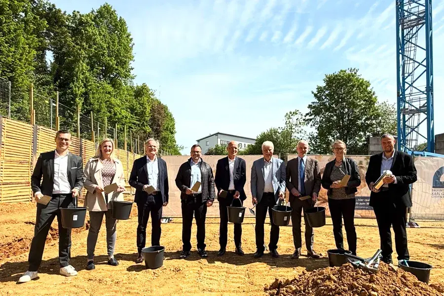 64 neue Wohnungen in Hofheim – Grundstein für „QuartierHochVier“ gelegt
