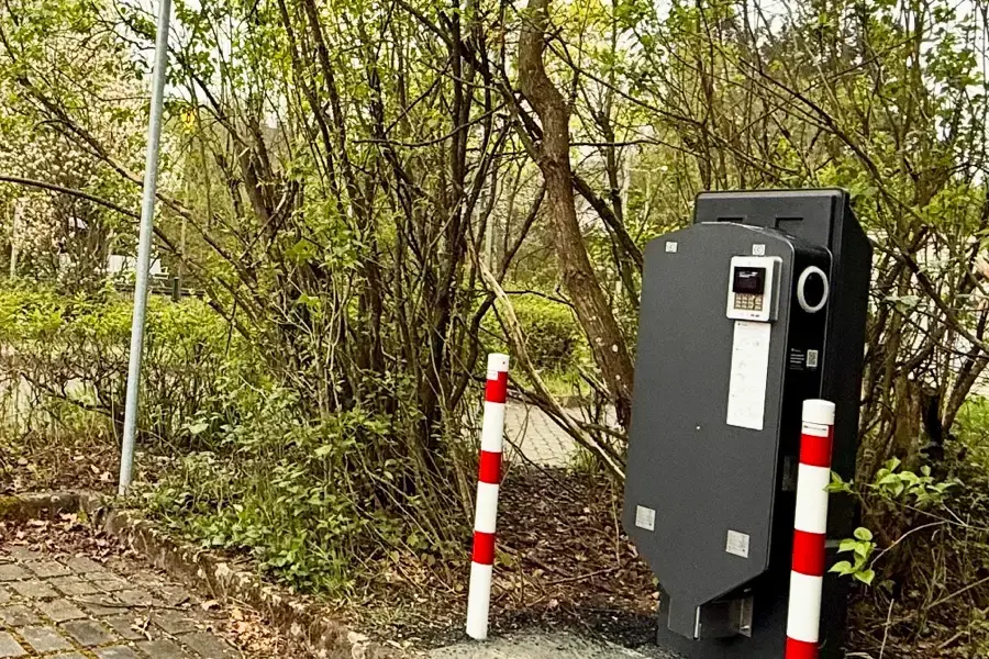 Neu am Bahnhof in Lorsbach: Ladestation für E-Autos