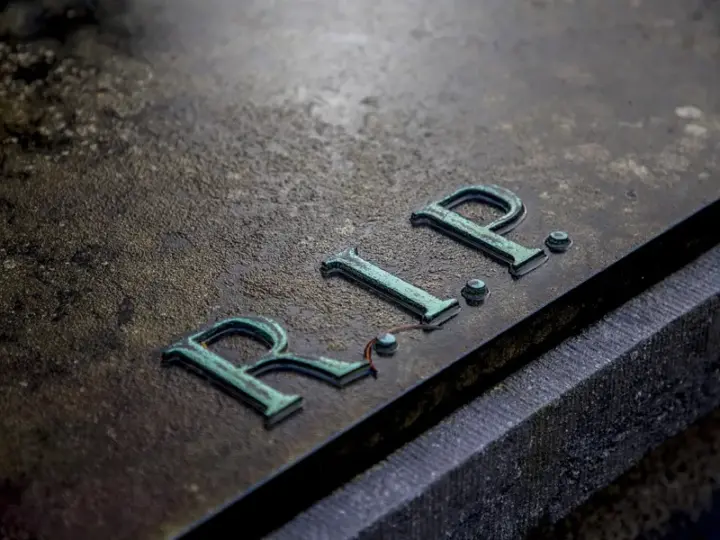 Stadt hat kein Geld – Bauarbeiten am Friedhof Wildsachsen pausieren
