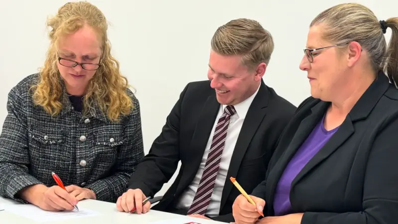 Neues „Bündnis für Hofheim“: BfH, Grüne und SPD beschließen Zusammenarbeit