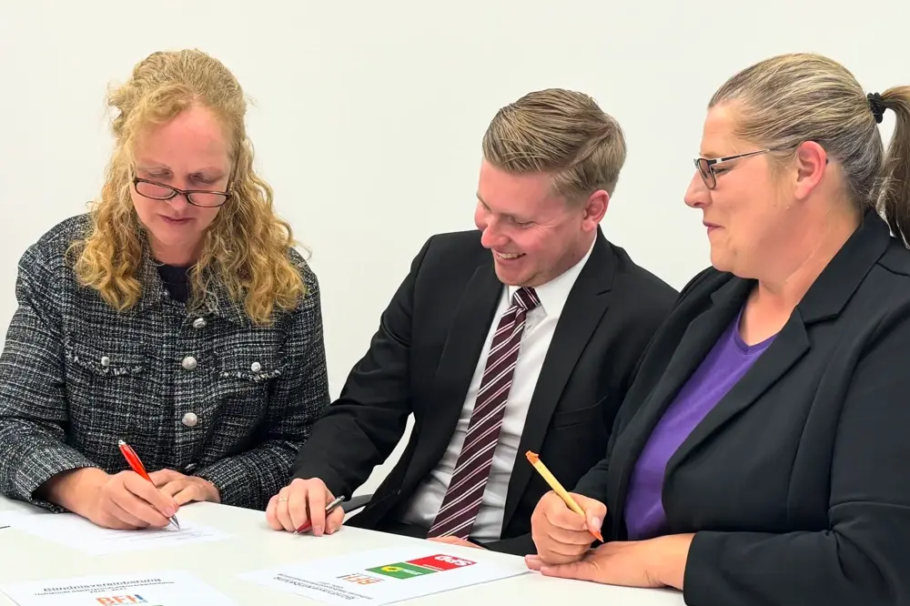 Neues „Bündnis für Hofheim“: BfH, Grüne und SPD beschließen Zusammenarbeit