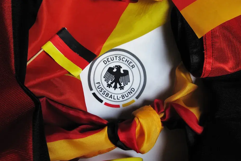 Fußball-WM: Polizei warnt vor Böllern und riskanten Autokorsos