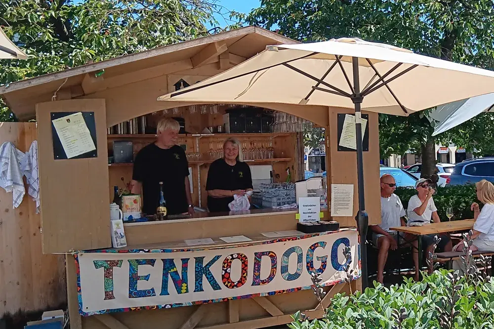 Ein Glas Wein für Tenkodogo: Freundeskreis lädt ins Weinchalet ein