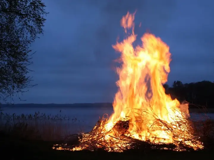 Waldbrandgefahr! Nutzfeuer werden bis auf Weiteres nicht genehmigt