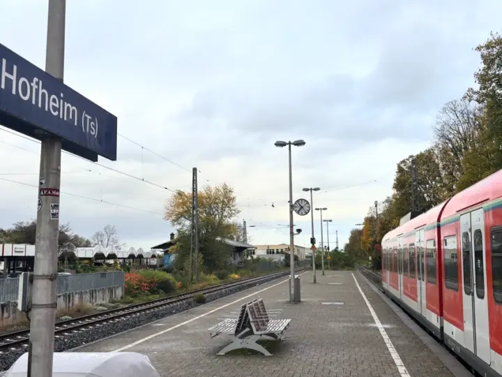 Mehr Sicherheit am Bahnhof: FDP sieht Fortschritte und hat Graffiti-Idee