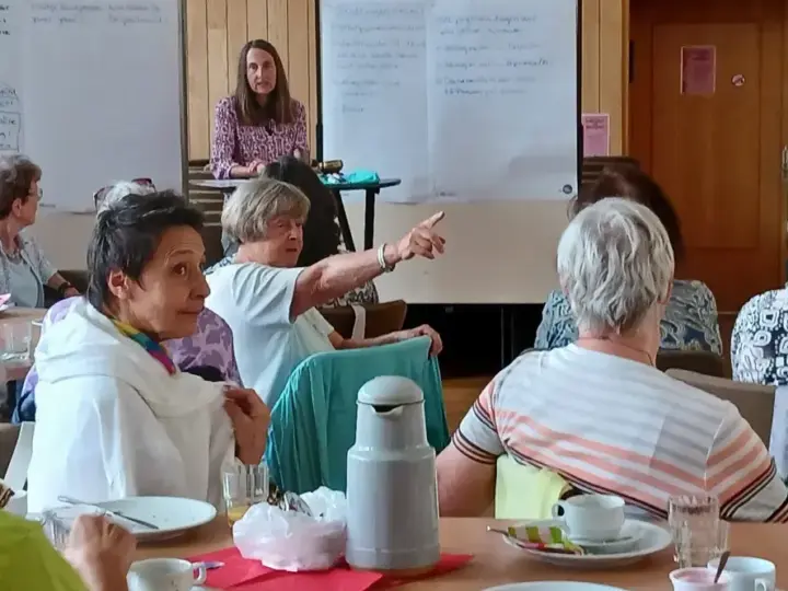 „Du bist gut genug!“ – Frauenfrühstück startet mit Inspiration zur Selbstfürsorge