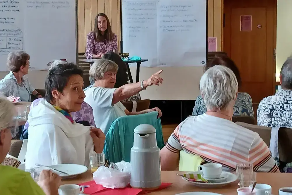 „Du bist gut genug!“ – Frauenfrühstück startet mit Inspiration zur Selbstfürsorge