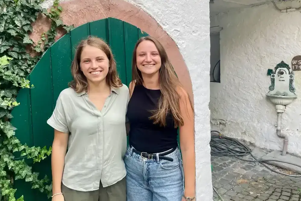 Gegen Krisen und Hoffnungslosigkeit: Junge Frauen gründen „Ostara-Akademie“
