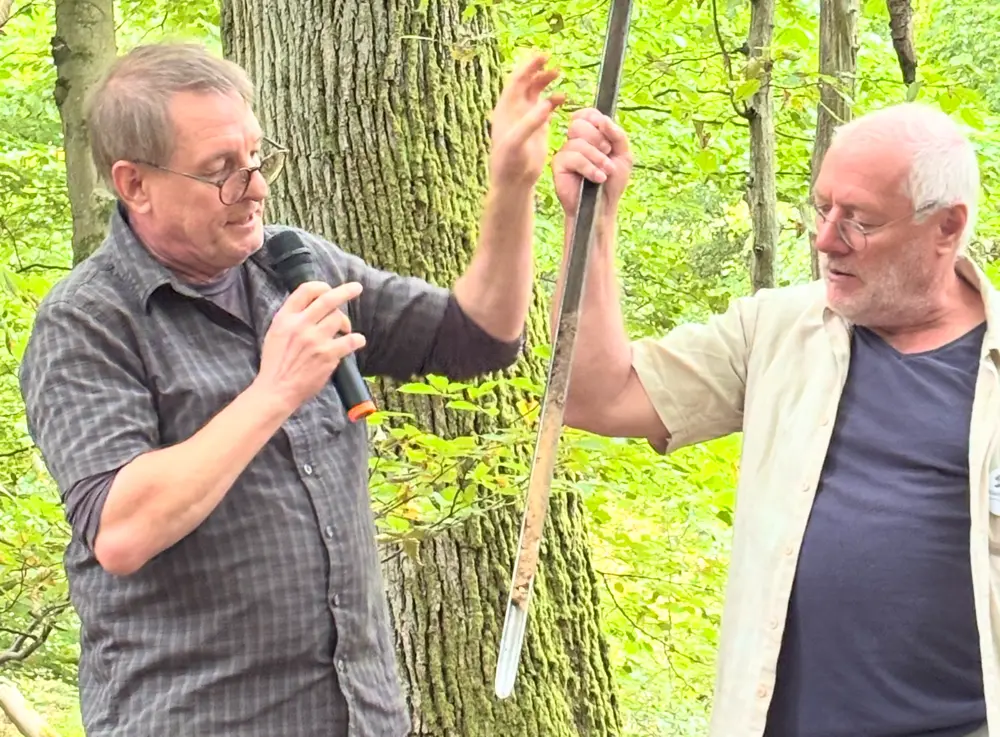 Das unsichtbare Fundament des Waldes: „Waldwärts!“ lud zum „Walk & Talk“ ein 2 Wald