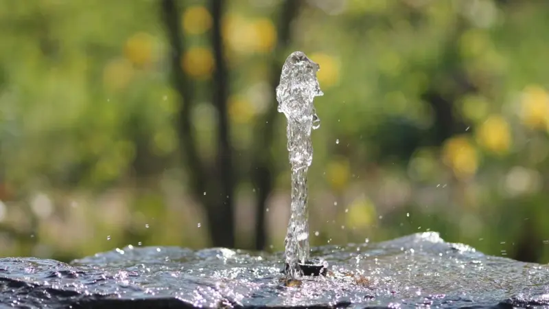 Bürgerschaftliches Engagement lässt Brunnen in Lorsbach und Wallau wieder sprudeln
