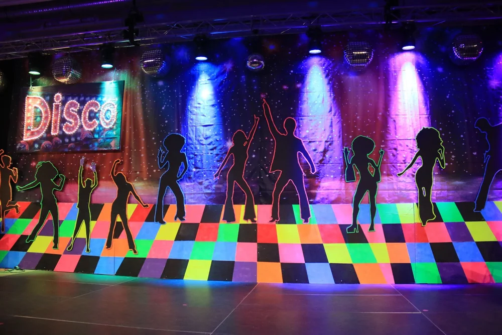 Licht aus – Spot an: Große Discoparty mit den Waller Wespen