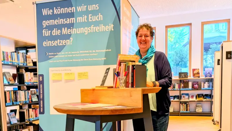 Stadtbücherei zeigt die Ausstellung „Freie Medien – Freie Menschen“