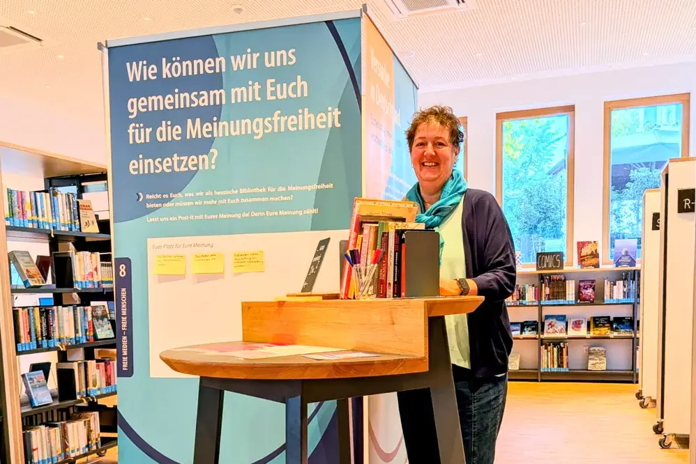 Stadtbücherei zeigt die Ausstellung „Freie Medien – Freie Menschen“