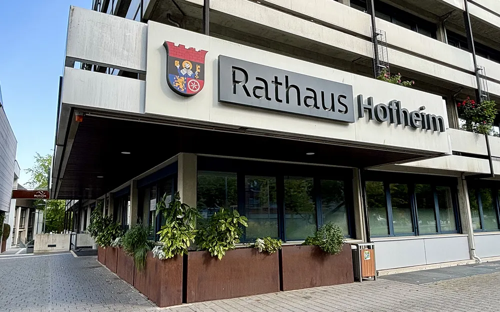 Kassensturz im Rathaus: Der 5.404-Euro-Schock für Hofheim
