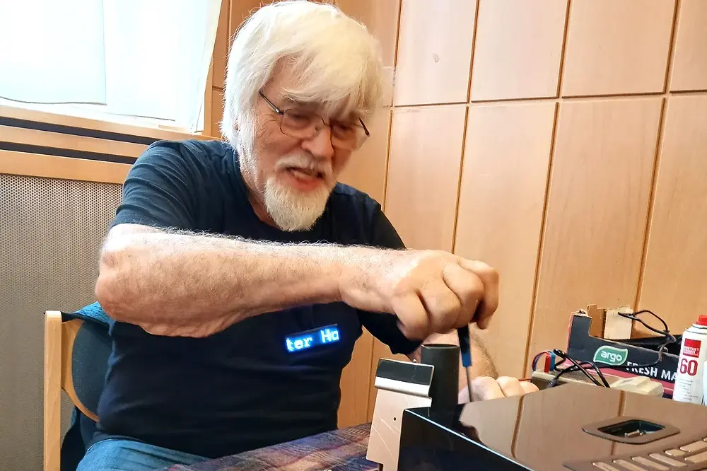 Repaircafé Diedenbergen lädt ein: Tüftler-Hilfe und frische Waffeln am 24. Oktober