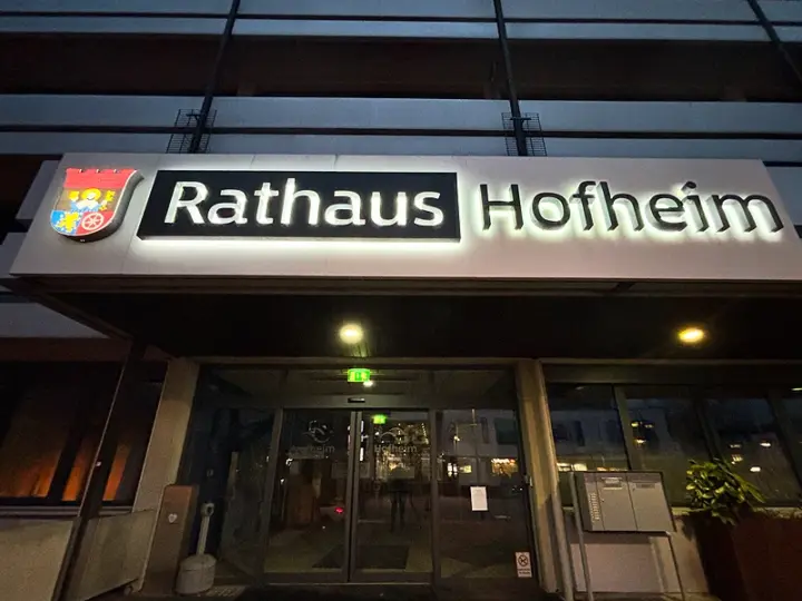 Millionen überzogen, Parlament übergangen – Brief mit Sprengkraft aufgetaucht